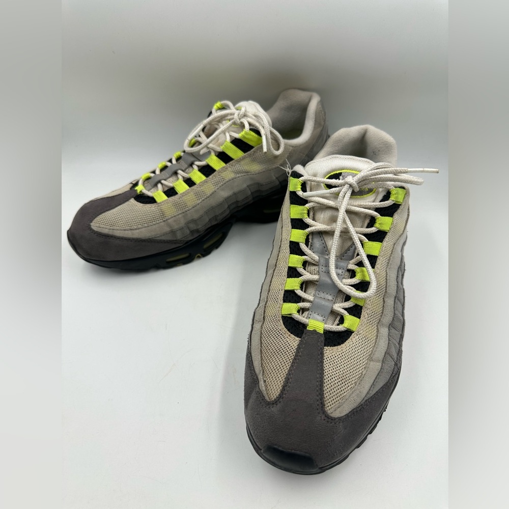 Nike Air Max 95 OG 2015 Neon Gray  554970-071 Sneakers Size 11.5